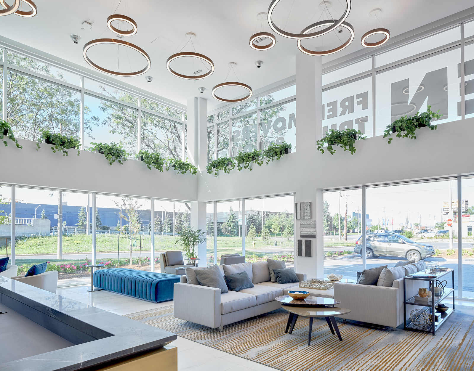 Dymon Etobicoke, Toronto Upsuite