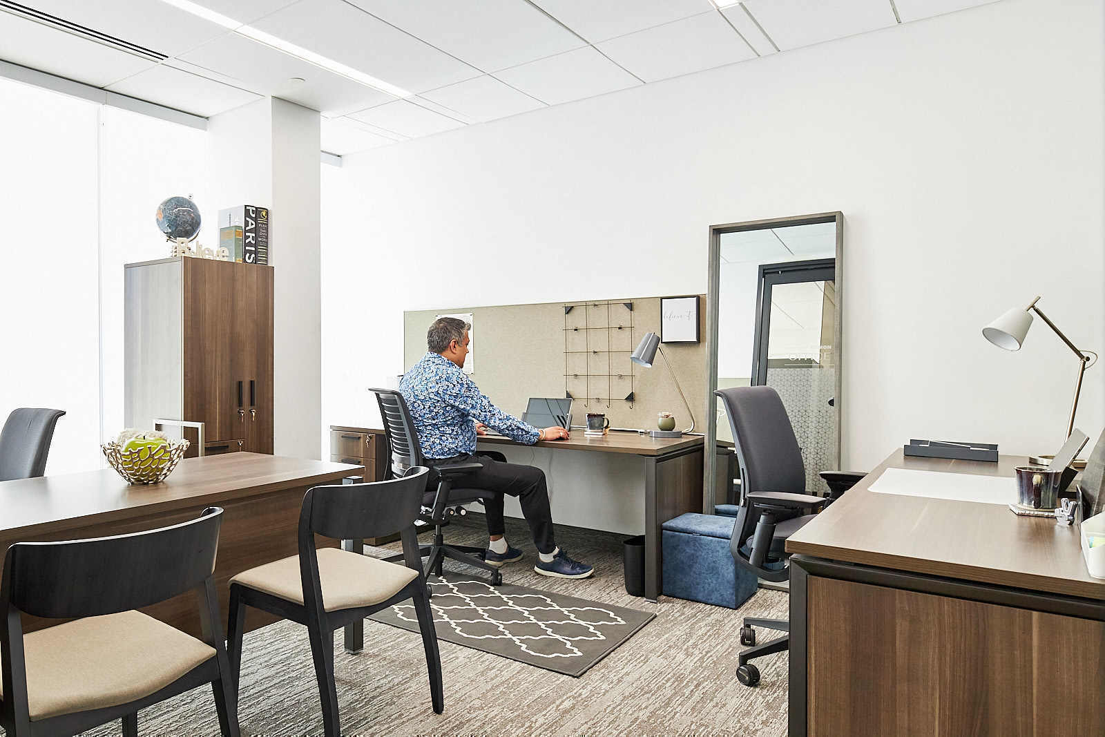 Dymon Etobicoke, Toronto Upsuite