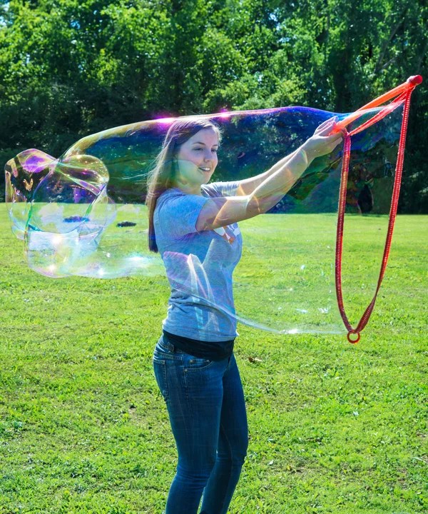 Bubble Thing Make Giant Bubbles