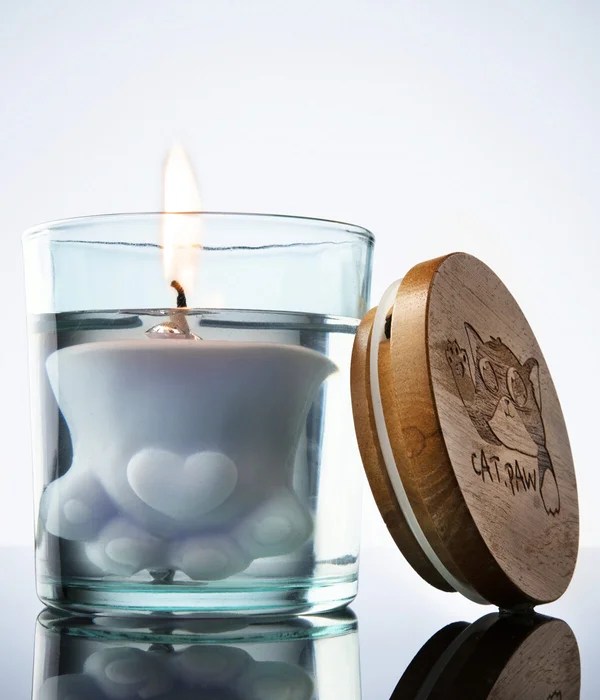 Cat Paw Candle A cat themed candle containing a cute wax paw.