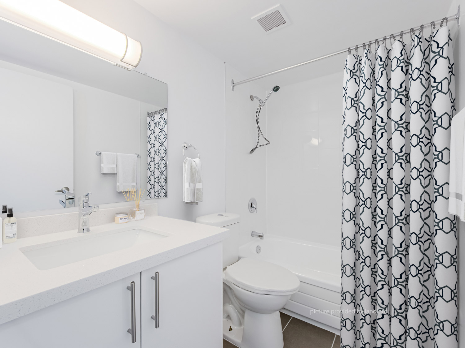 For rent 1315 Bough Beeches Rd Mississauga, 3+ bdrm Viewit 110240