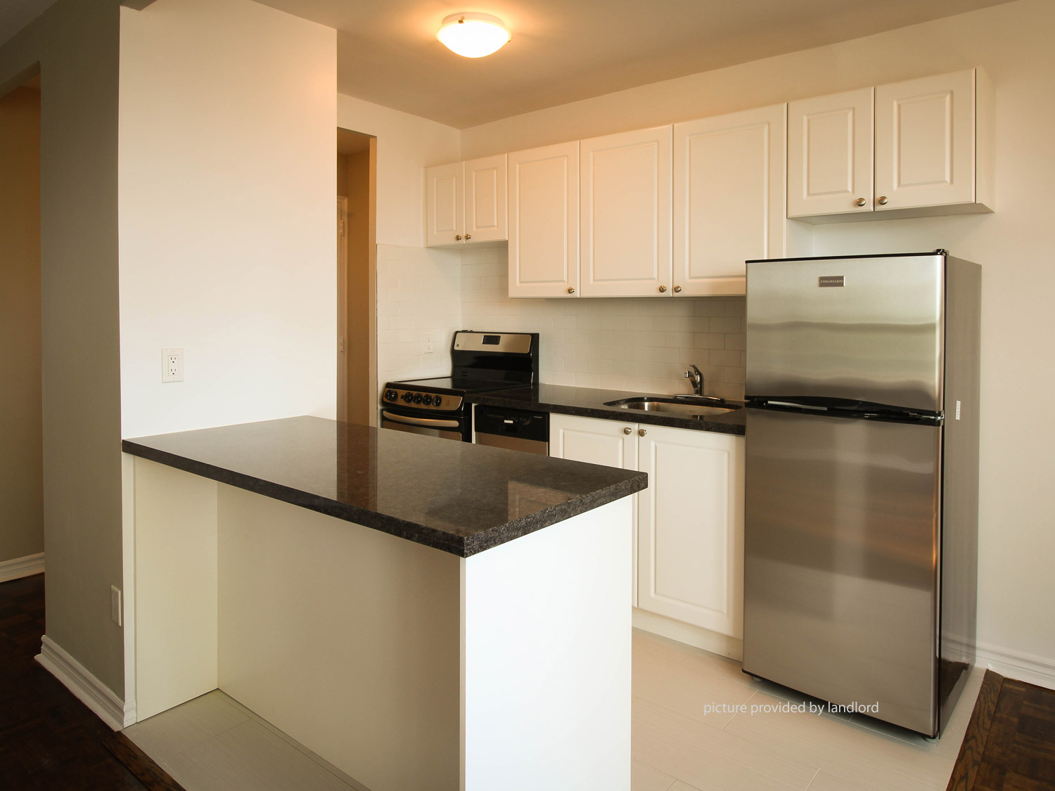 For rent 227 Cosburn Ave East York, 2 bdrm Viewit 180696