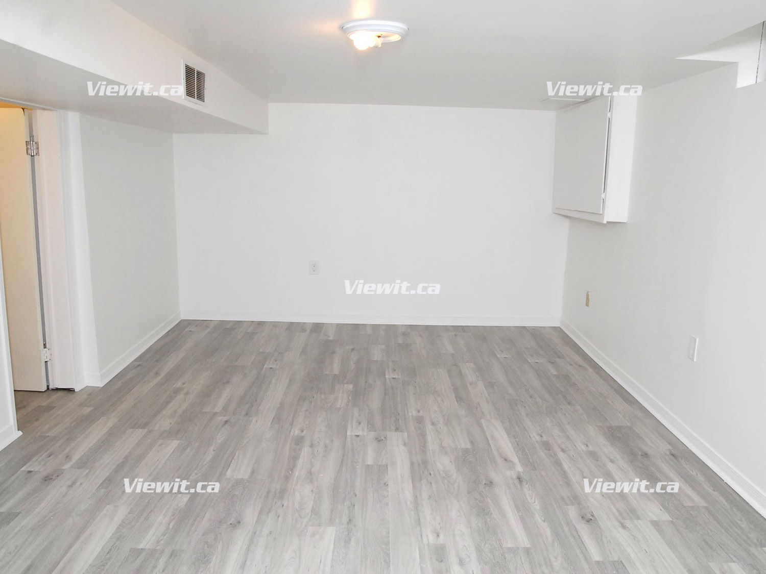 For rent Lake DrivewayParkes Ajax, 1 bdrm Viewit 192567