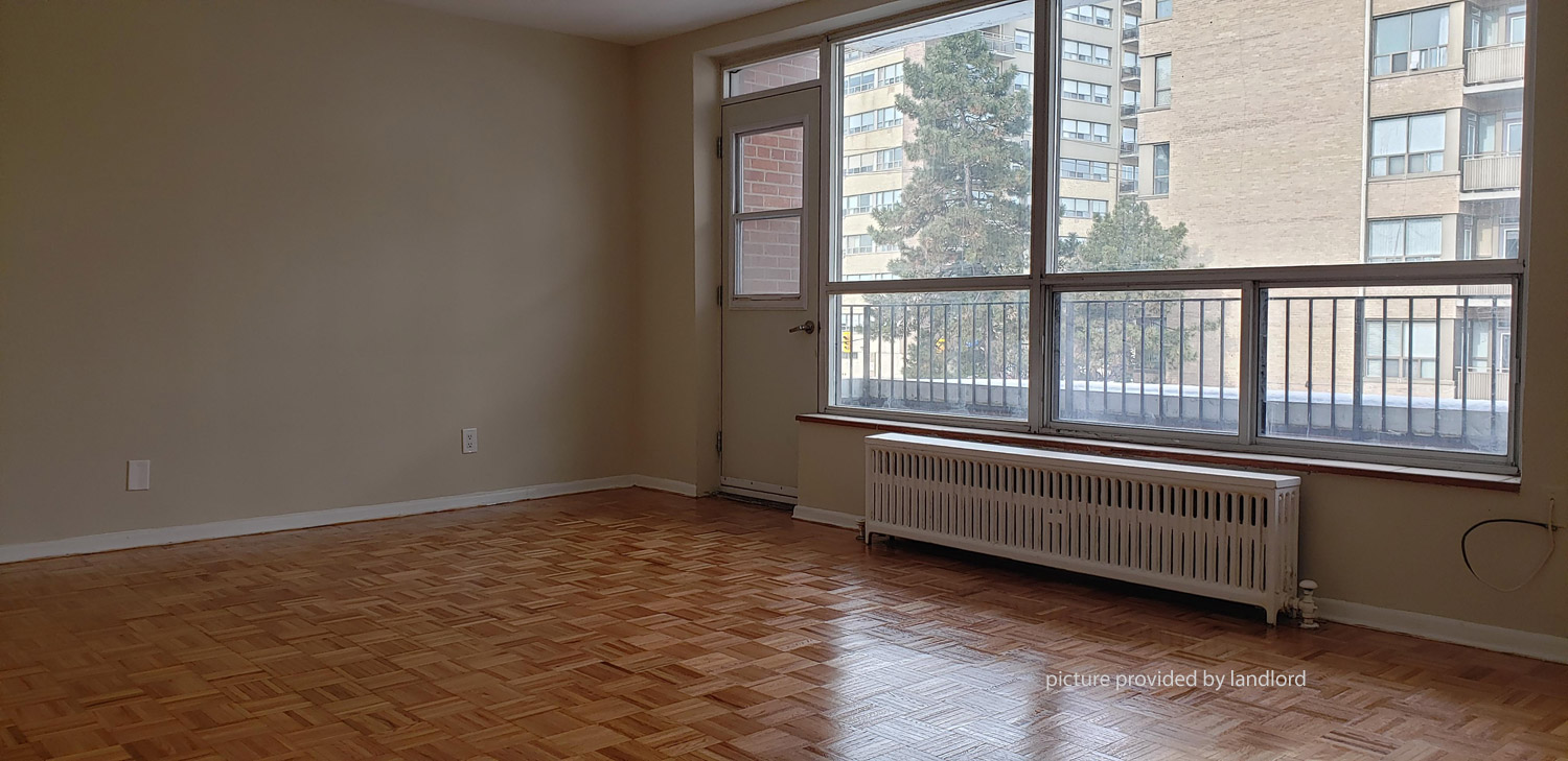 EGLINTONBATHURST, Toronto, ON Three Bedroom Apartment for Rent in Toronto