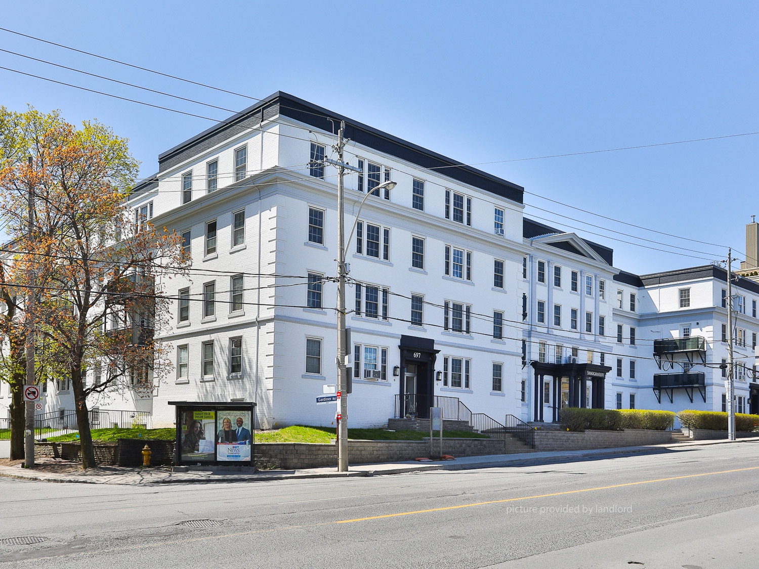 For rent 697 Eglinton Ave W Toronto, 2 bdrm Viewit 219685