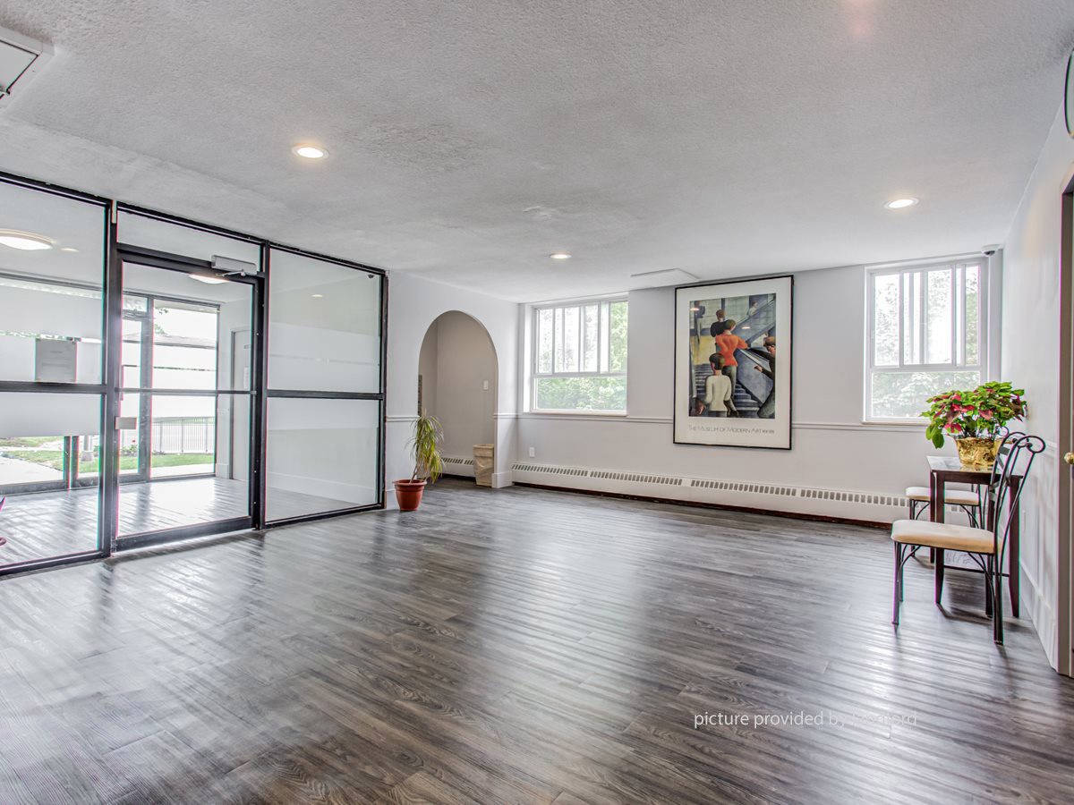 For rent 2740 Jane St North York, Bach Viewit 219967