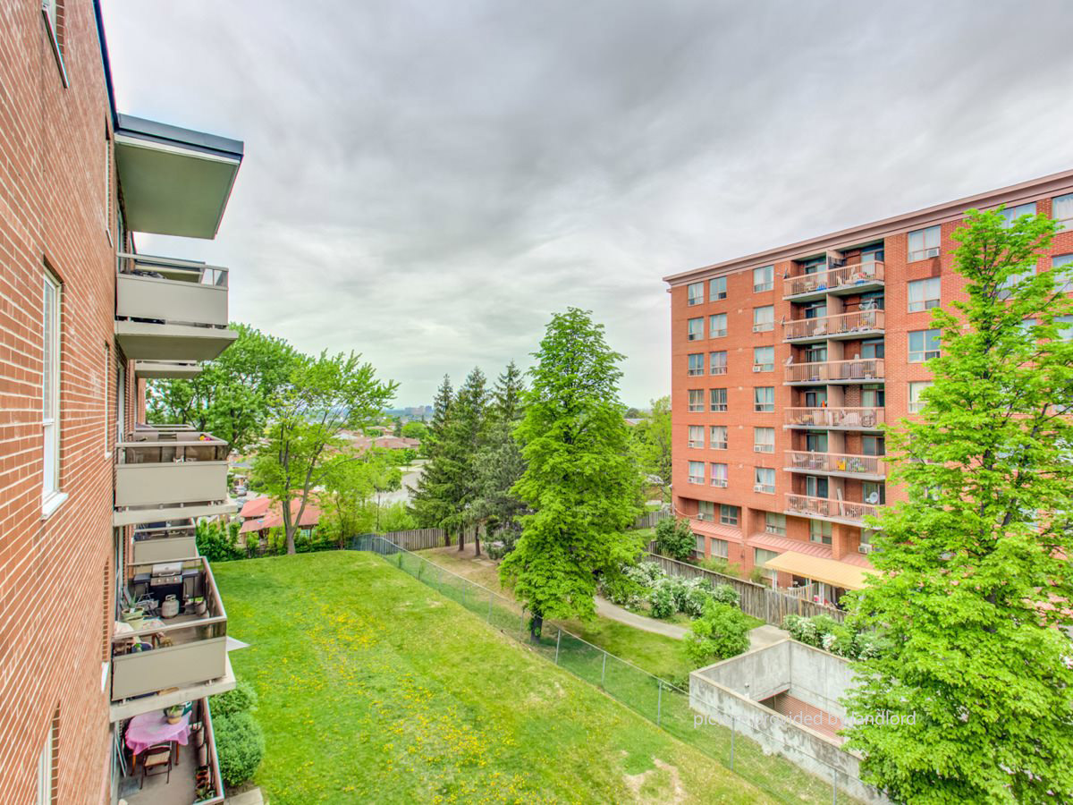 For rent 2740 Jane St North York, Bach Viewit 219967