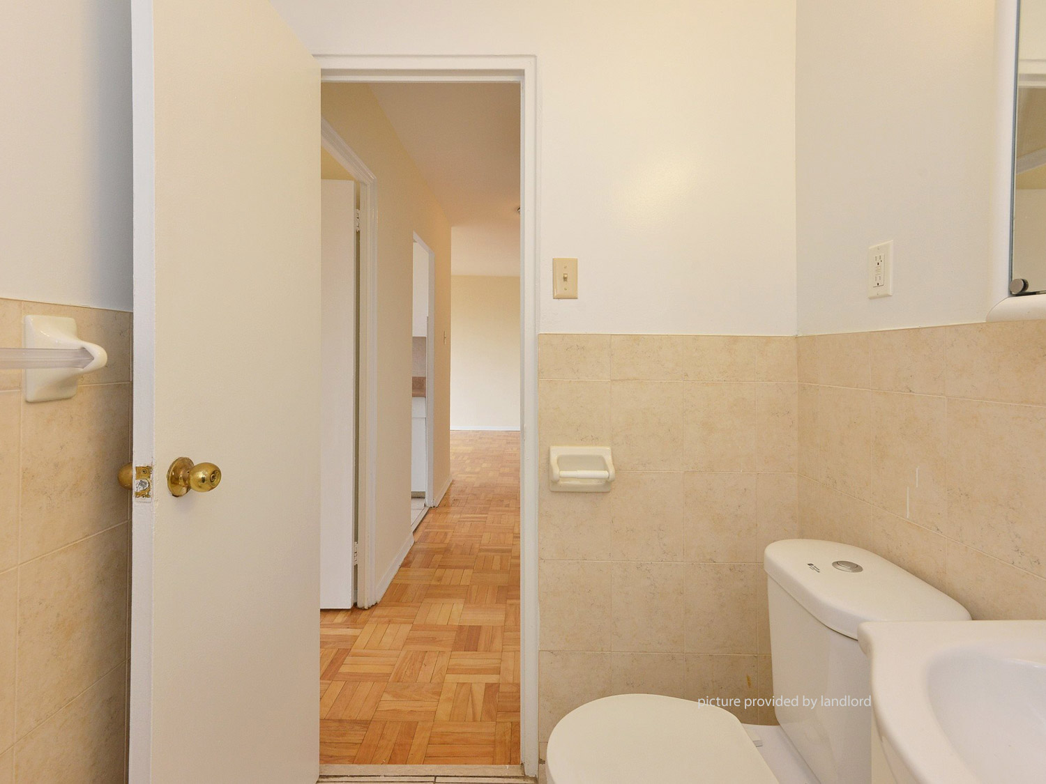 For rent 2 Swift Drive Toronto, Bach Viewit 226053