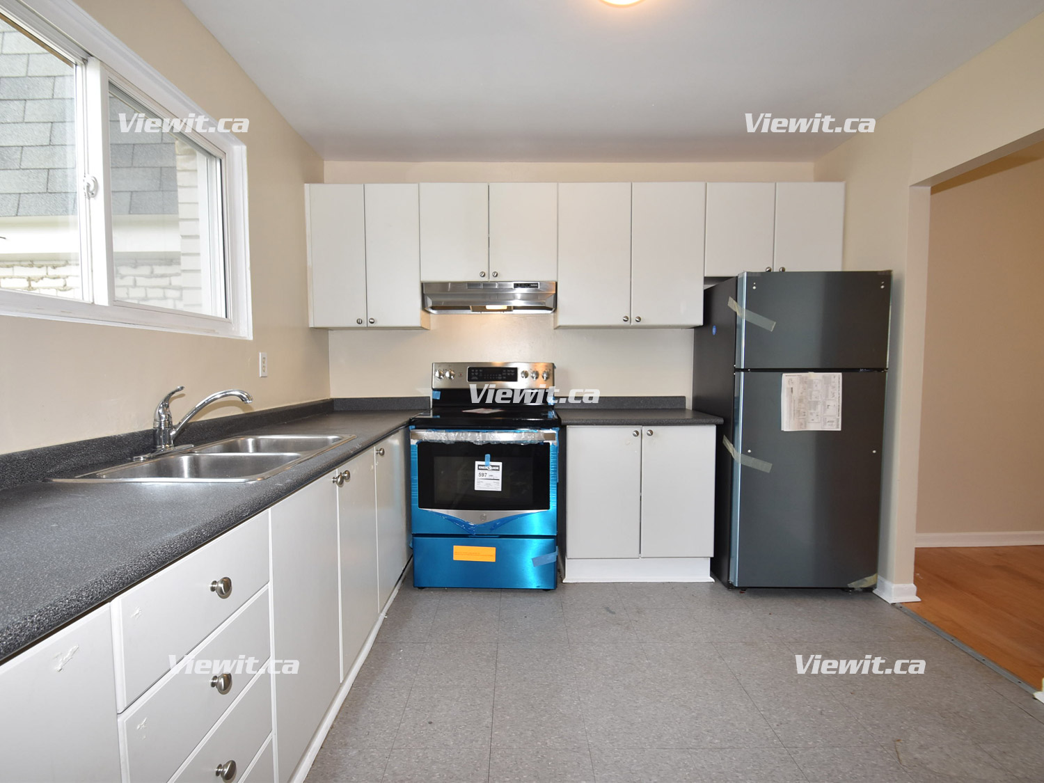 For rent BloorDixie Mississauga, 3+ bdrm Viewit 22995