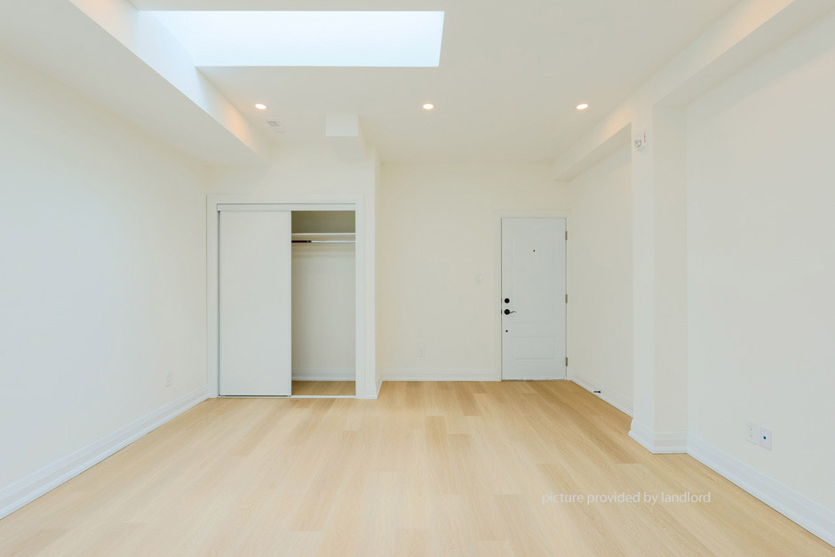 For rent QueenLee Toronto, 2 bdrm Viewit 232985