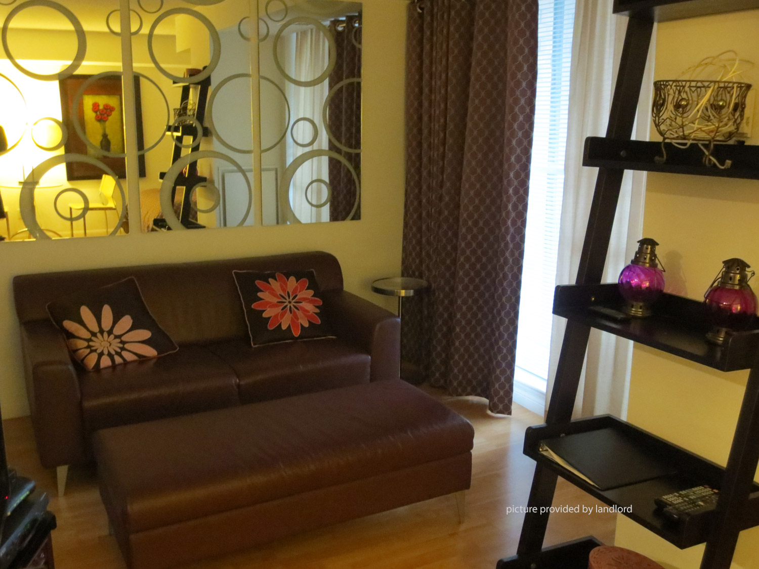 For rent 140 Simcoe St Toronto, Bach Viewit 233206