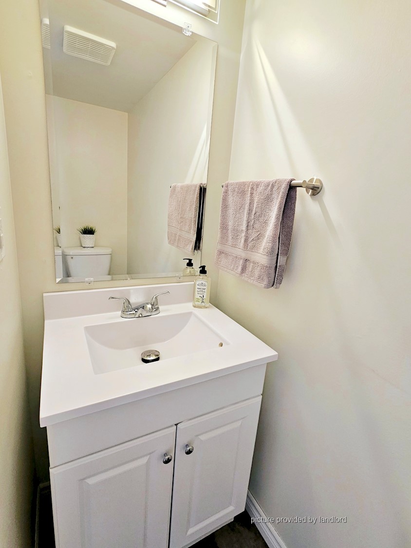 For rent MavisEglinton Mississauga, 3+ bdrm Viewit 235421