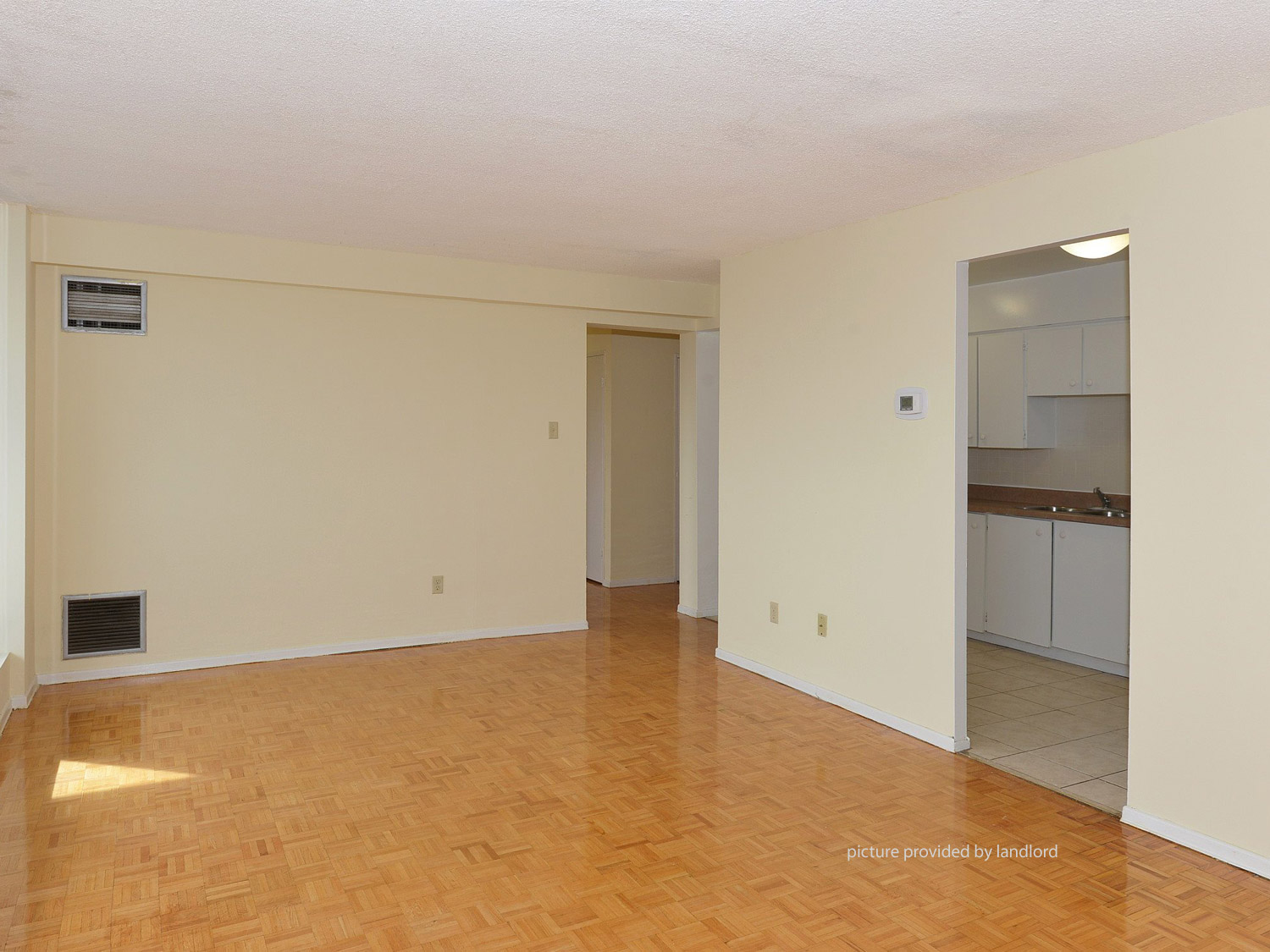 1580 Sandhurst Cir, Scarborough, ON 2 Bedroom for rent Scarborough