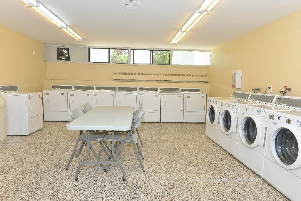 For rent 111 Inverlochy North York, 3+ bdrm Viewit 2907