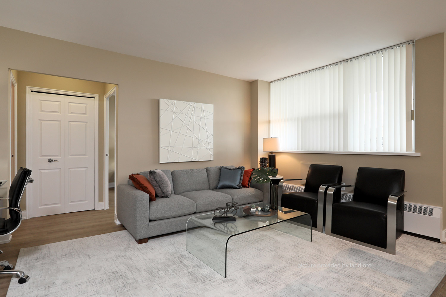 For rent 18 Brownlow Ave Toronto, Bach Viewit 6071