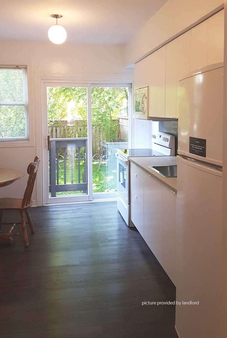 719 Markham St, TORONTO, FOR RENT Three-bedroom apartment in Toronto