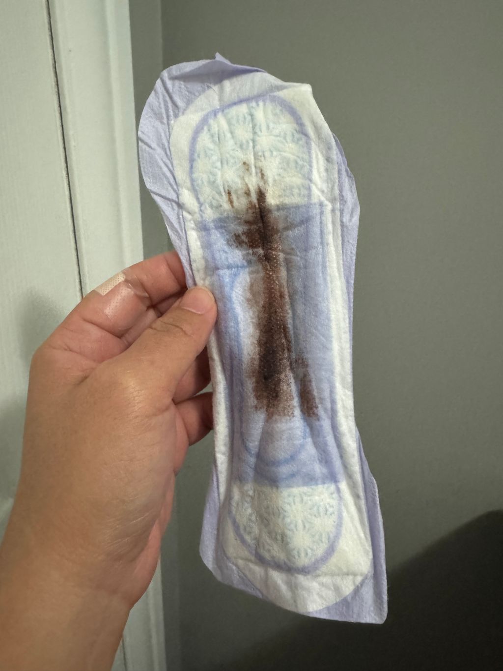 Helpp!!! Is this spotting? Discharge or heavy bleeding? Pregnant