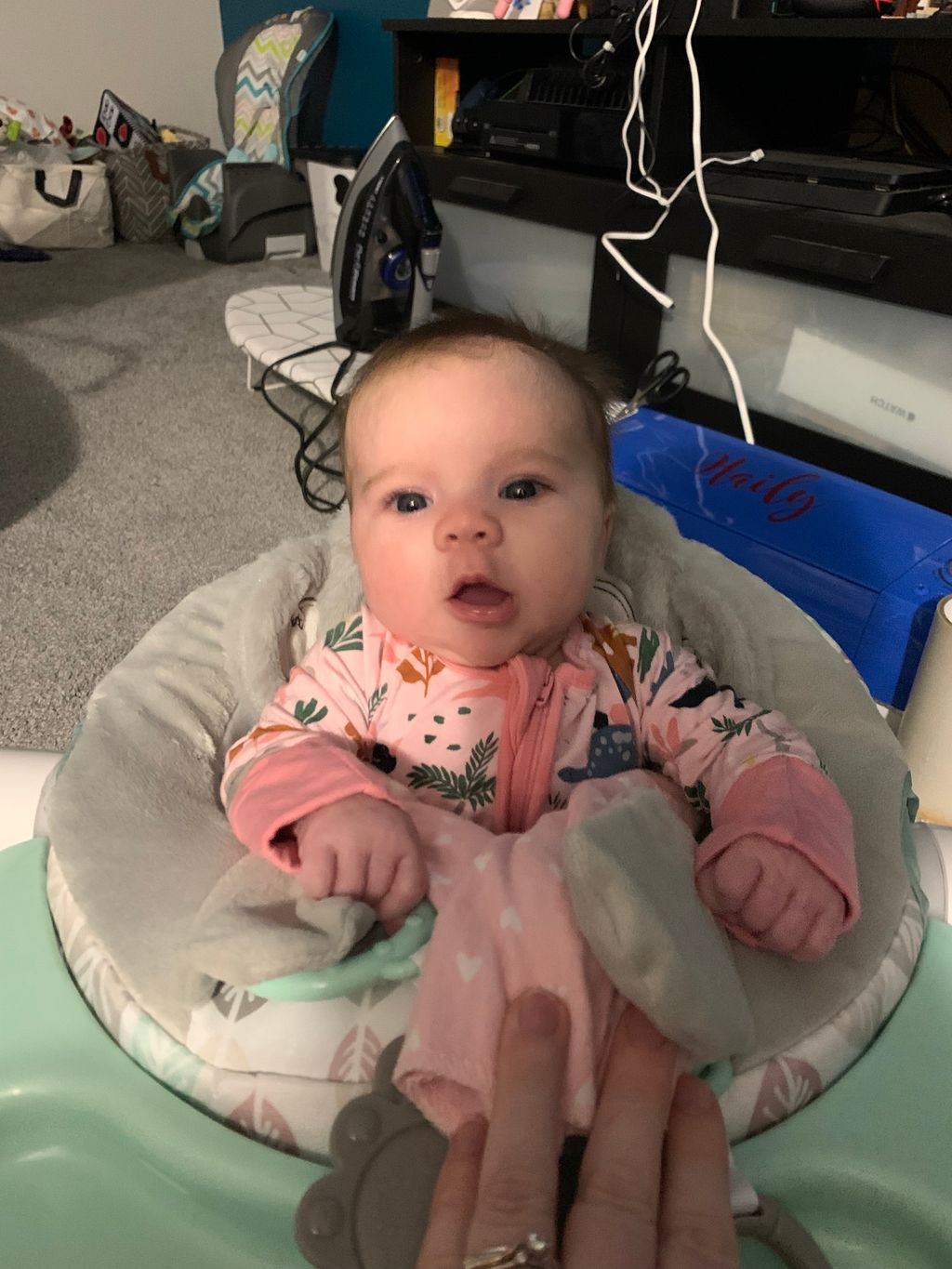 2 month old only wants to sit up straight Baby's First Year Forums