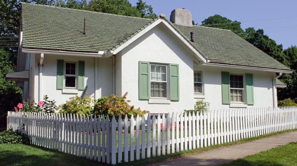 What is a Cottage Style House? (with pictures)
