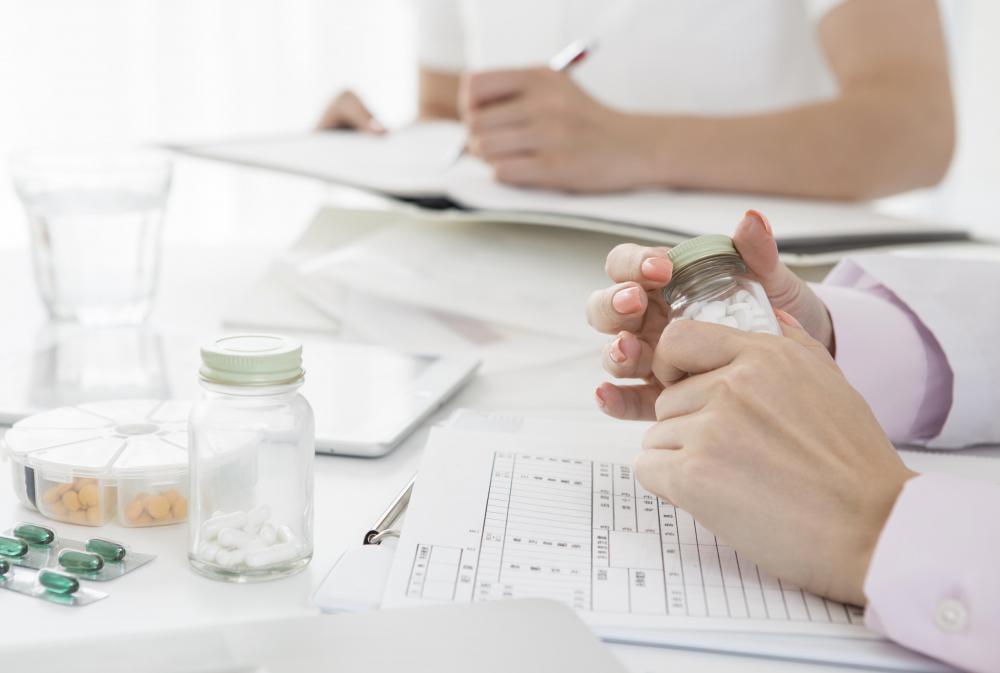 How Do I a Clinical Trial Specialist? (with pictures)