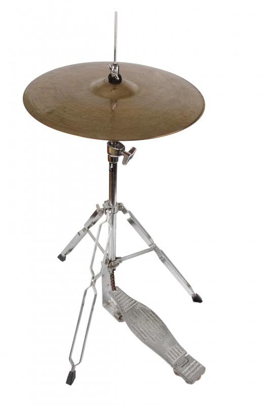 What is a Hi Hat? (with pictures)