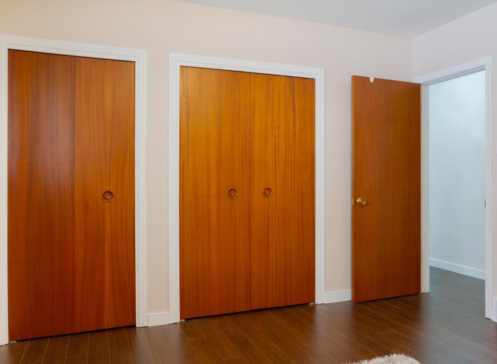What are the Different Types of Interior Doors? (with pictures)