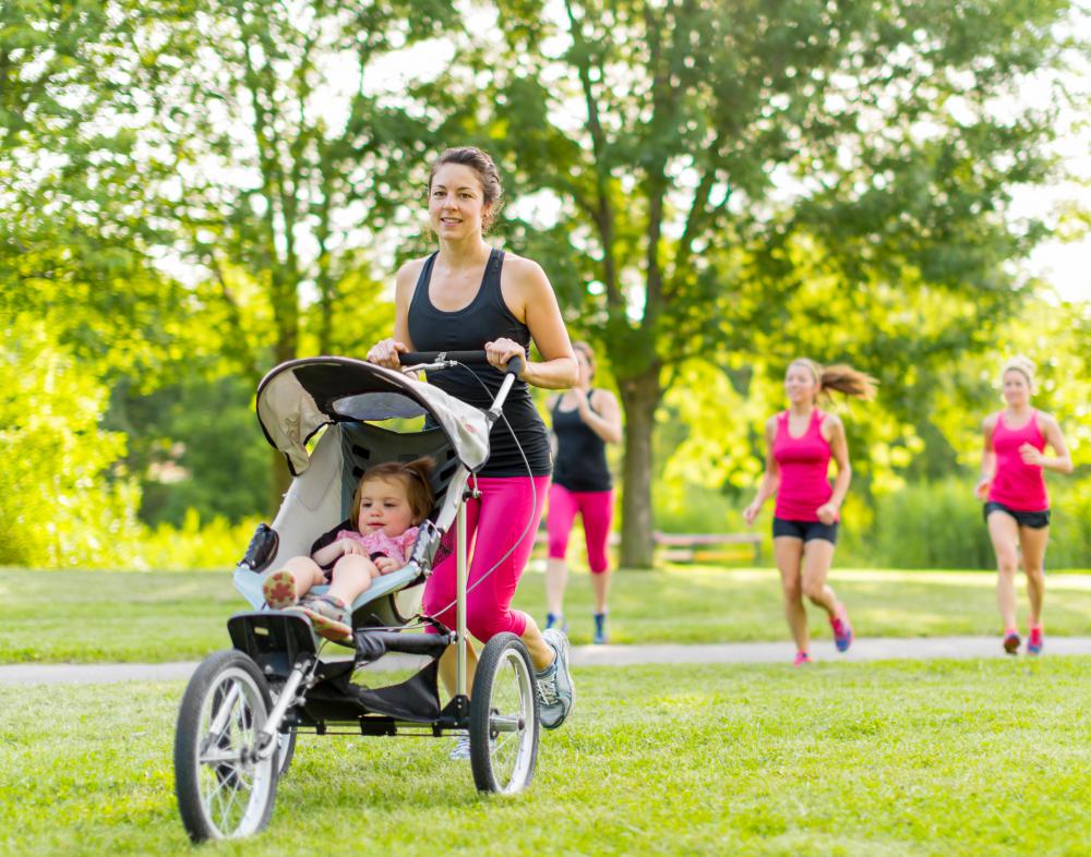 What is a Jogging Stroller? (with pictures)