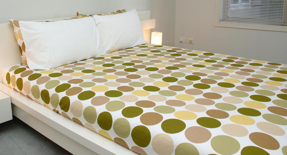 What is a Bed Skirt? (with pictures)