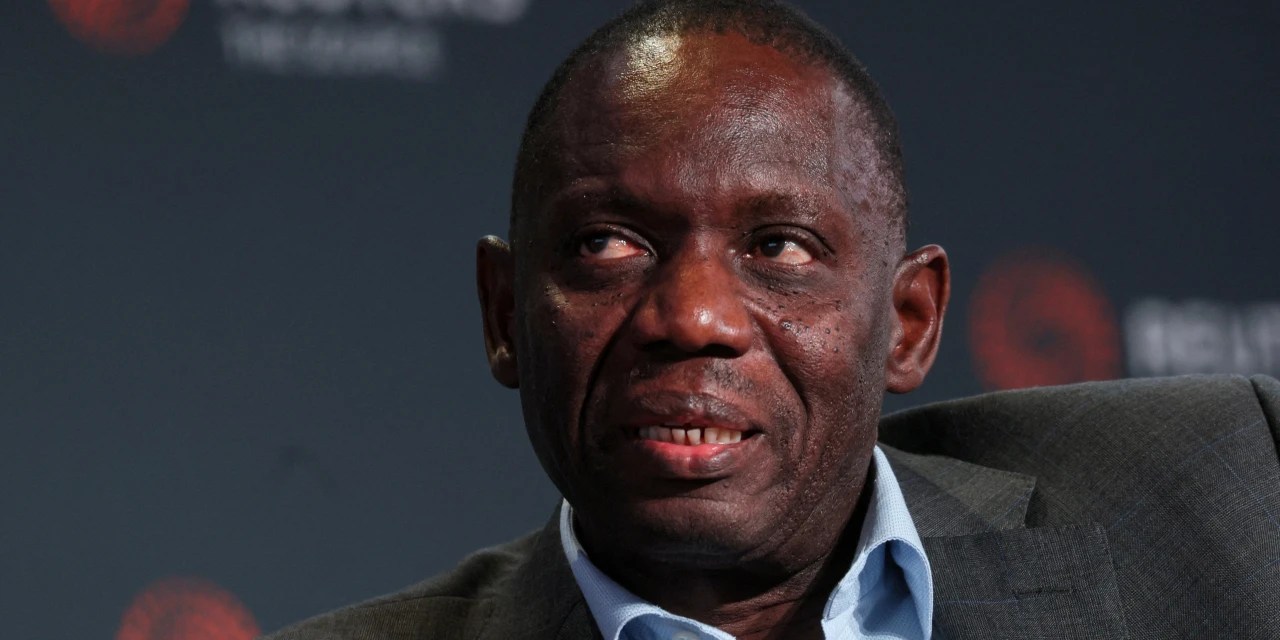 Uganda’s Central Bank Holds Key Lending Rate at 9.75 WSJ(04)