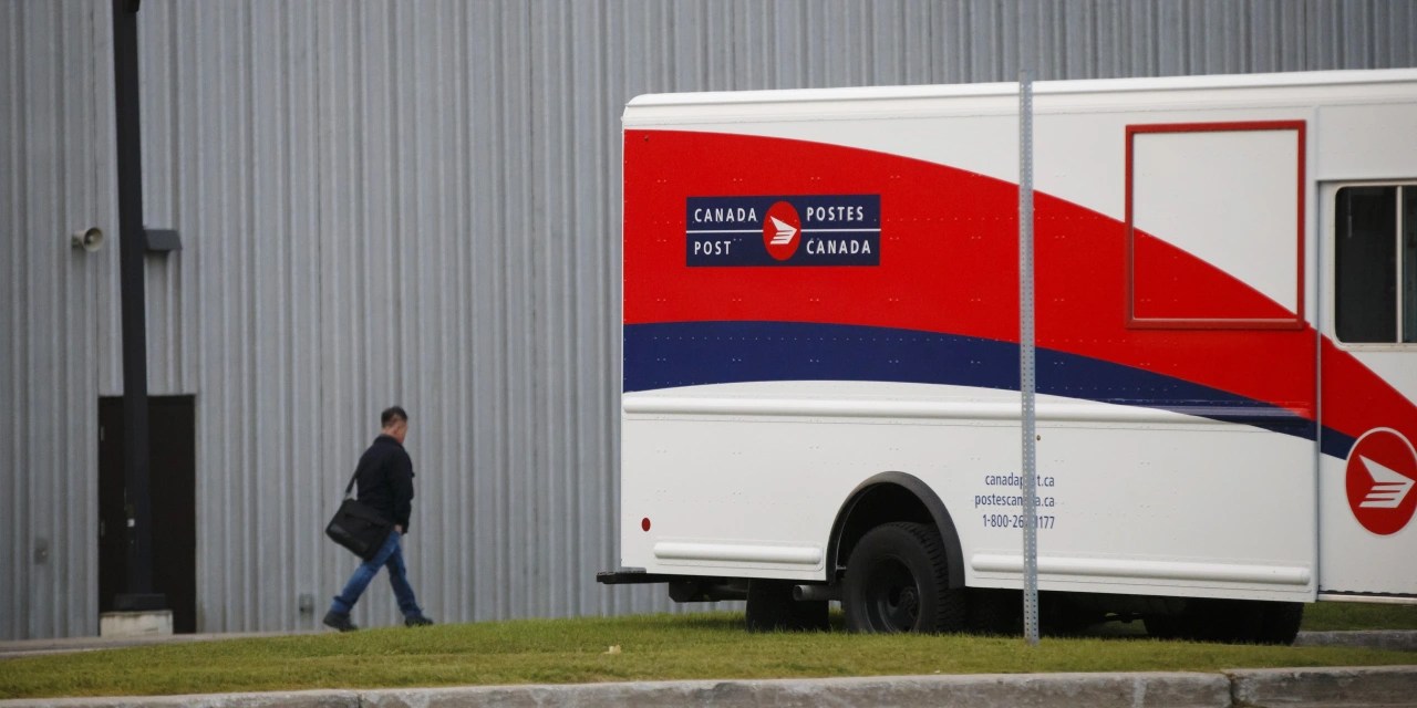 Canada to Provide 720 Million to Canada Post to Avoid Insolvency at