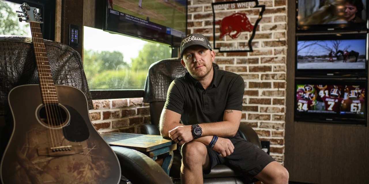 A HighTech Sports Bar on Wheels for Justin Moore WSJ