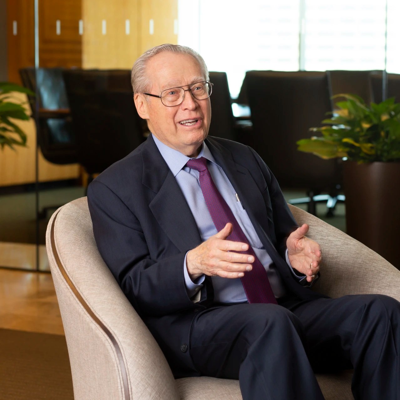 Loomis Sayles’s Star Fund Manager Is Going Strong, but He’s Also 86 WSJ