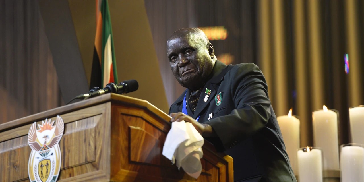 Kaunda of Zambia, Last Leader of Africa’s Liberation Era, Dies