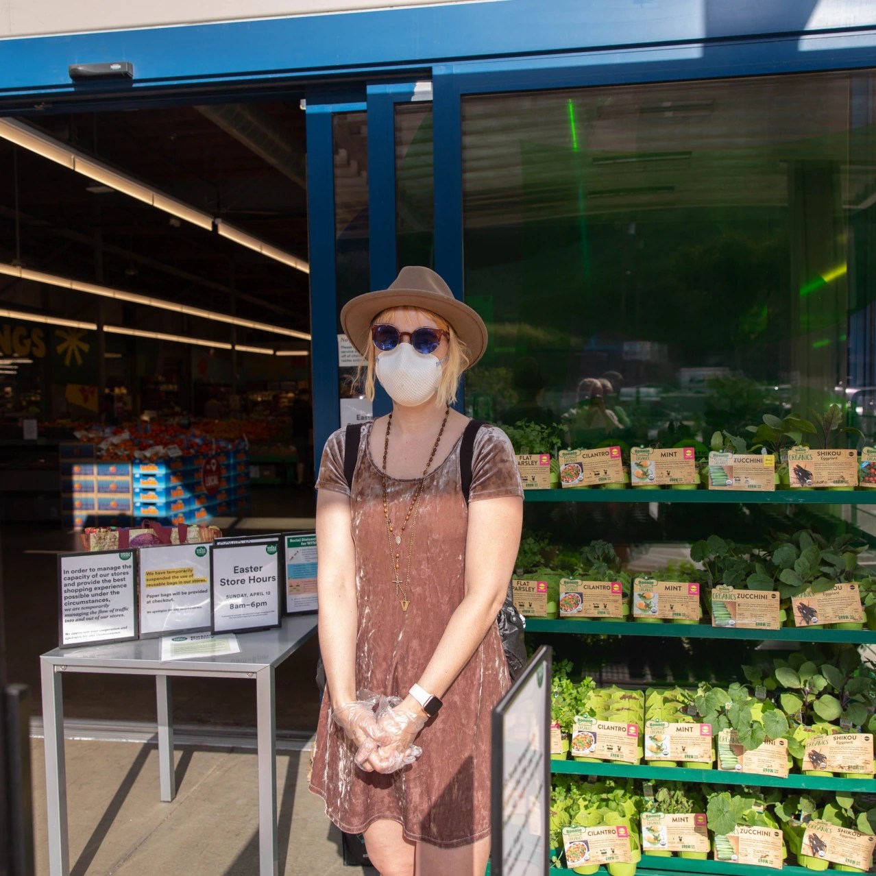 What’s It Like to Wear a Mask During the Coronavirus? Look to Los