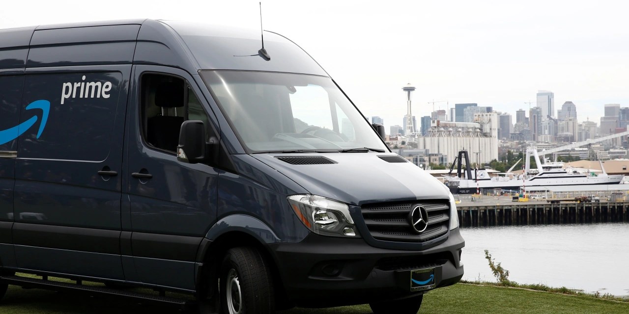 Amazon Orders 20,000 MercedesBenz Vans for New Delivery Service WSJ