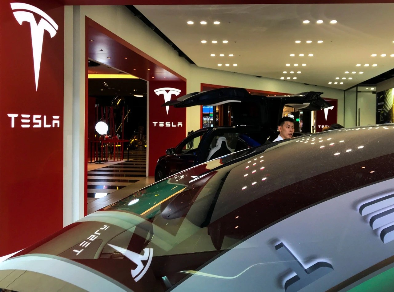 Tesla Accounting Chief Leaves After Month on the Job WSJ