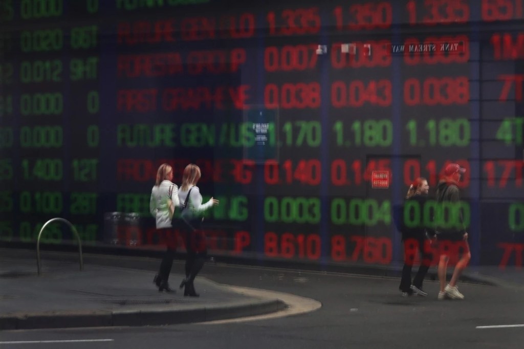 Oil Climbs, Asian Equities Fall as U.S.-Iran Peace Talks Collapse