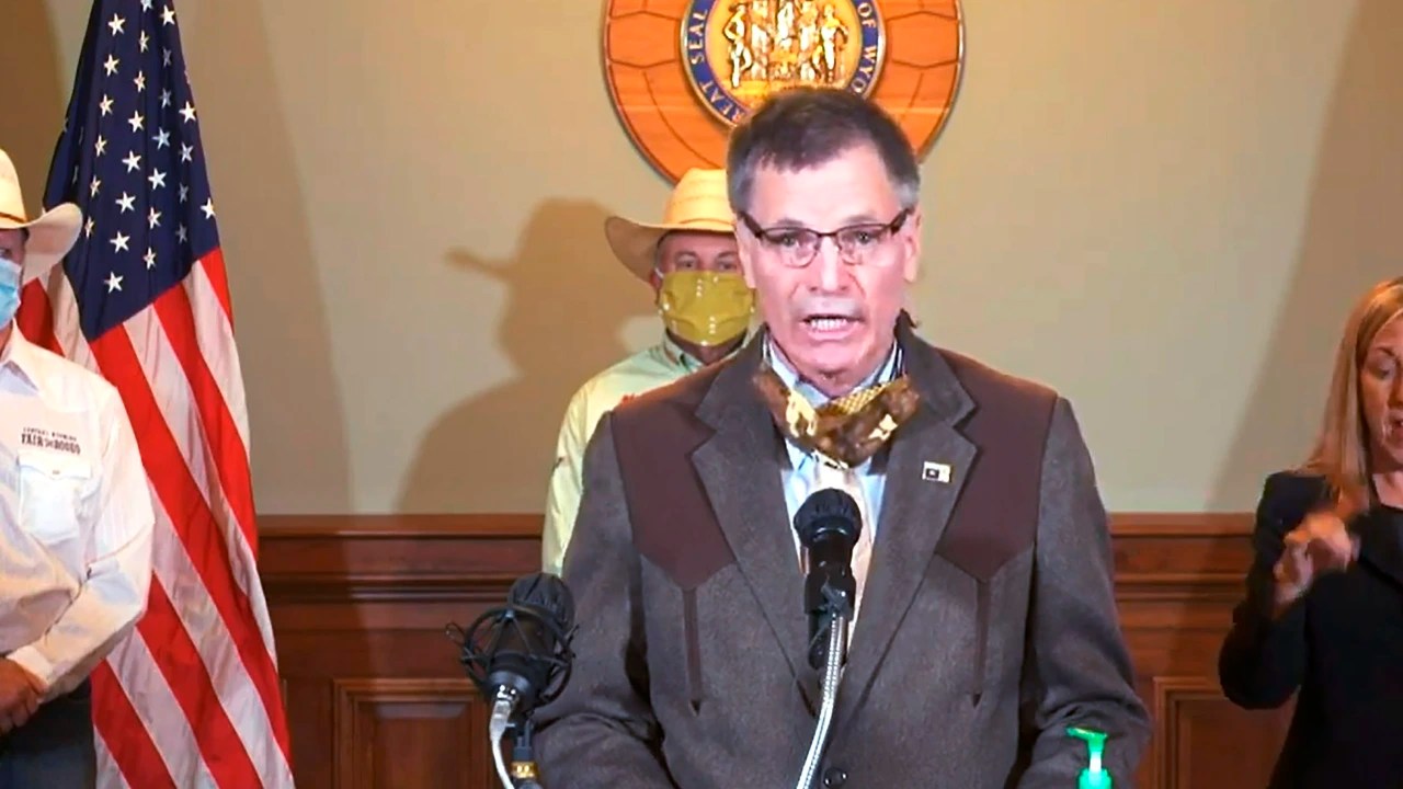 Wyoming Governor Issues Statewide Mask Mandate