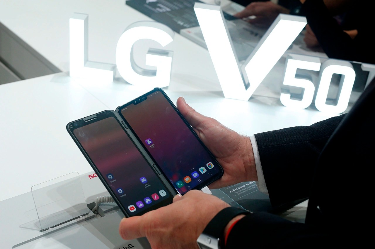 New Lg 2023 Phone Lg Rethinks Its Smartphone Division's Future As Chinese Rivals Power Ahead - Wsj