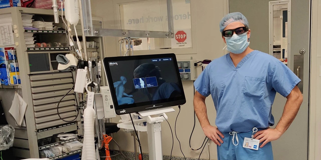 Augmented Reality Used in KneeReplacement Surgery in a U.S. First WSJ