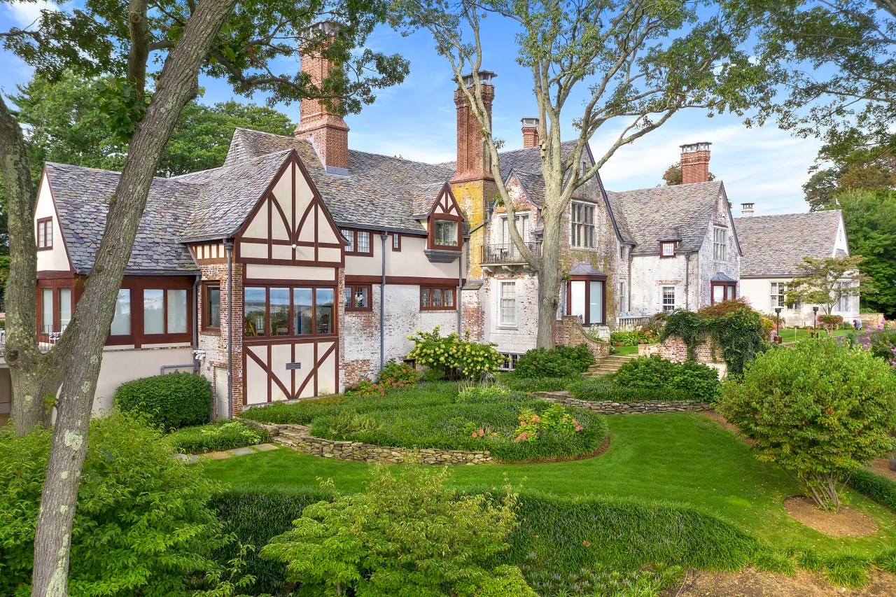 Once Home to the Vanderbilts and Whitneys, a 1930s Long Island Estate