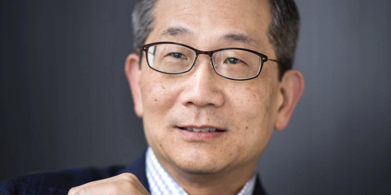 Carlyle CEO Kewsong Lee Plots Rebound for PrivateEquity Pioneer WSJ