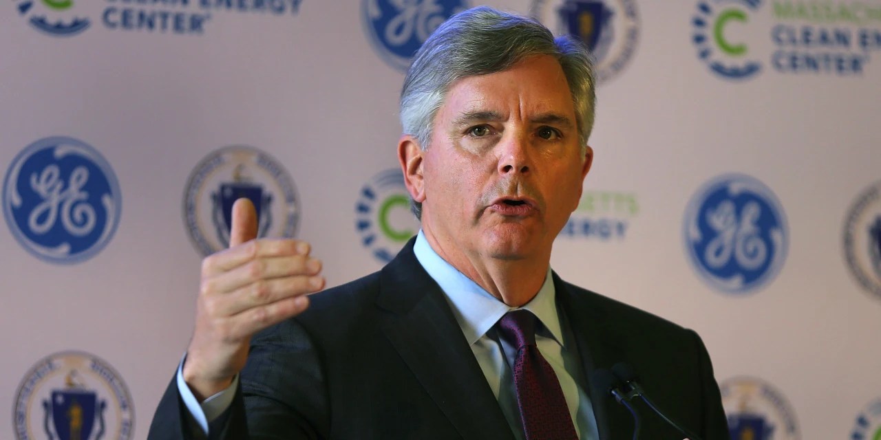 Los inversores de General Electric y AT&T rechazan los planes de pago