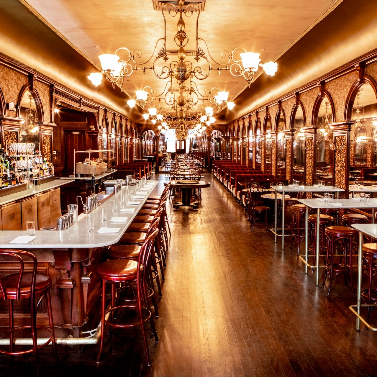This Brooklyn Oyster Bar Is a Glamorous Time Warp WSJ