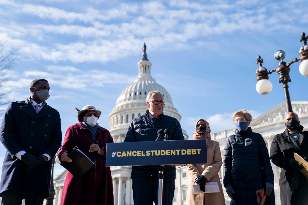 Sallie Mae Responds on the Mounting Federal StudentLoan Problem The