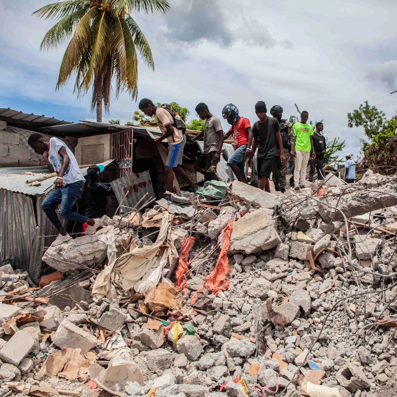 Haiti Rescue Workers Rush to Help Earthquake Victims as Storm Looms WSJ