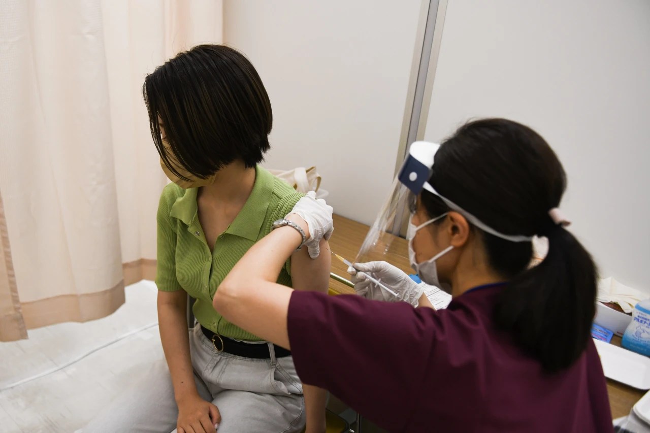 Japan Looks Into Deaths of Two Men Days After Moderna Shot