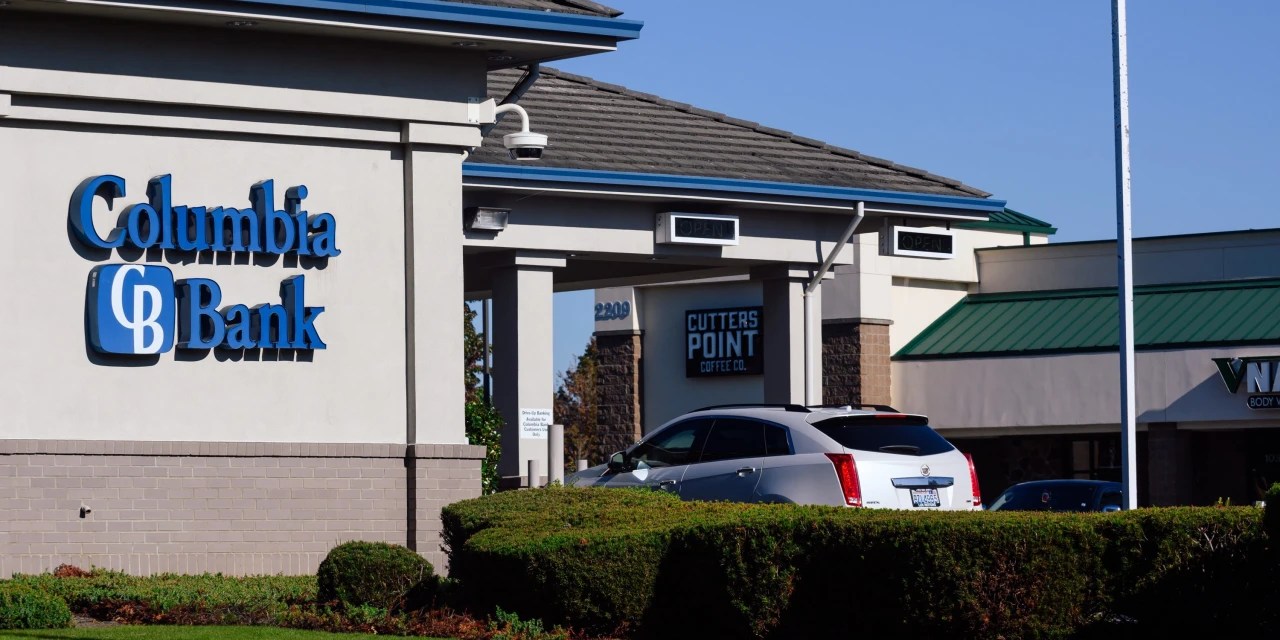 Columbia Banking, Umpqua Bank to Merge in 5 Billion Deal WSJ