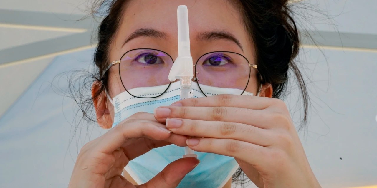 Can You Get a Flu Shot and Covid19 Booster at the Same Time? WSJ