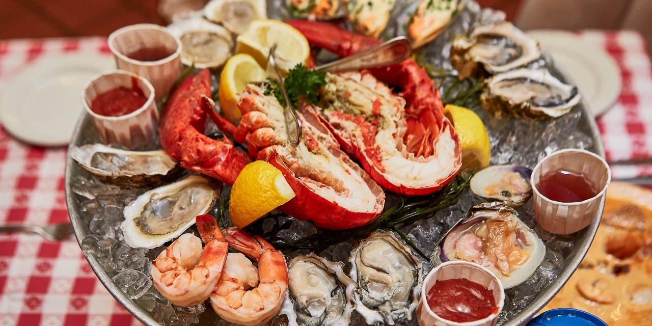 New York’s Grand Central Oyster Bar Reopens With 40 Crab Cakes ‘I’m